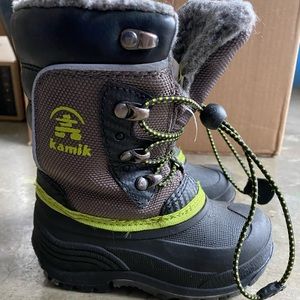 Kamik winter boots Toddler size 8